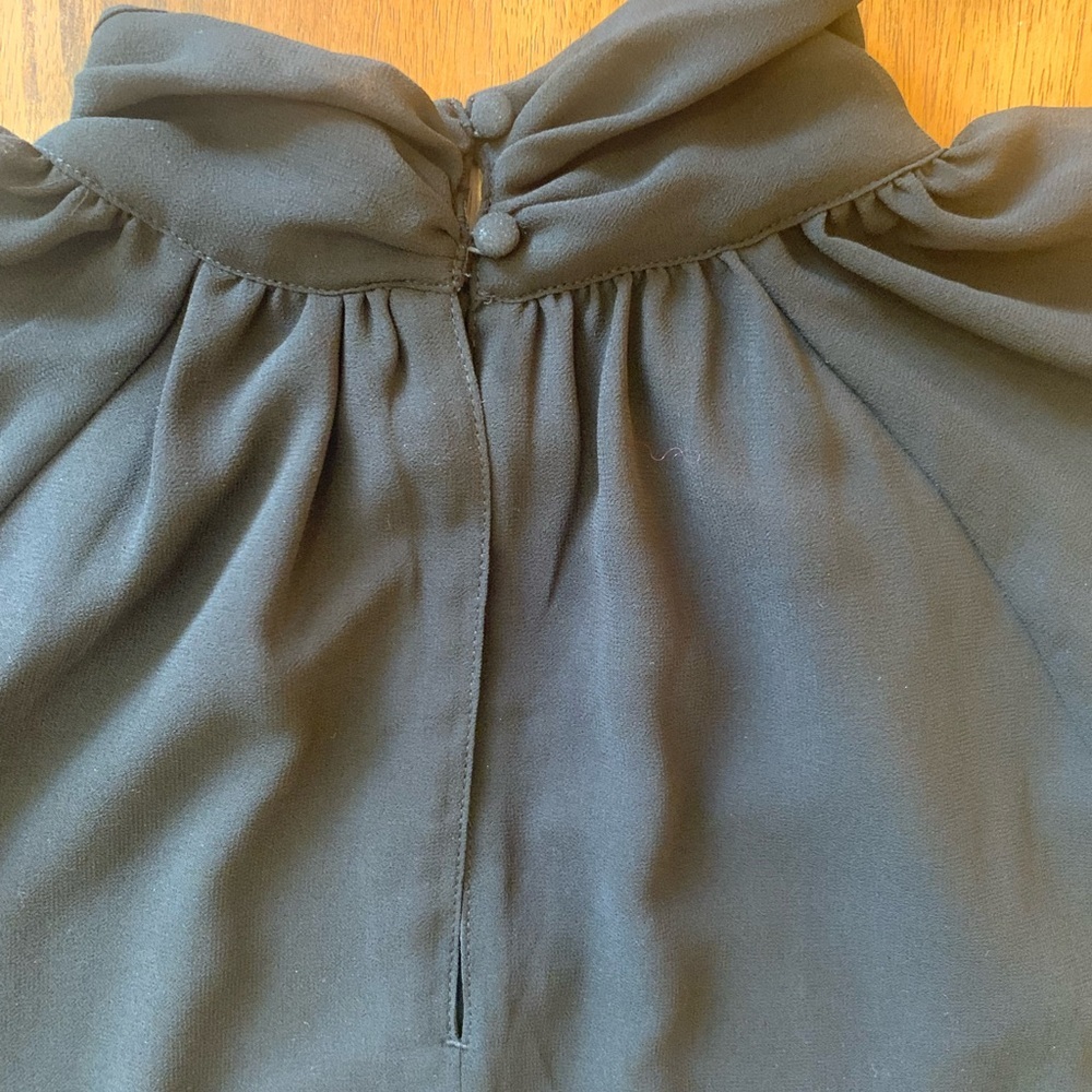 Banana Republic Top Medium Black Sheer Ballon Sleeve Button turtleneck Classy - Picture 10 of 13